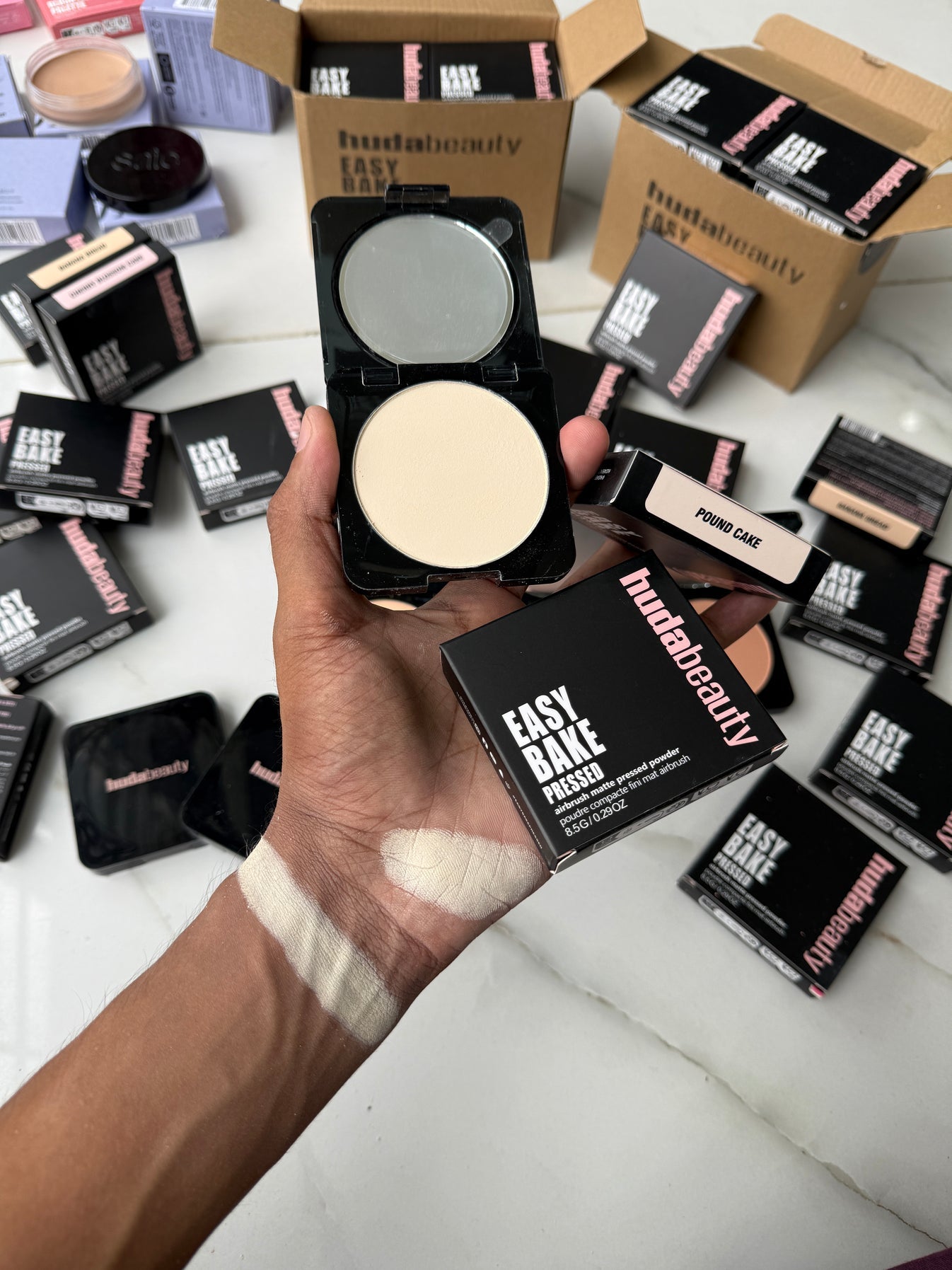 Easy bake pressed powder - huda beauty